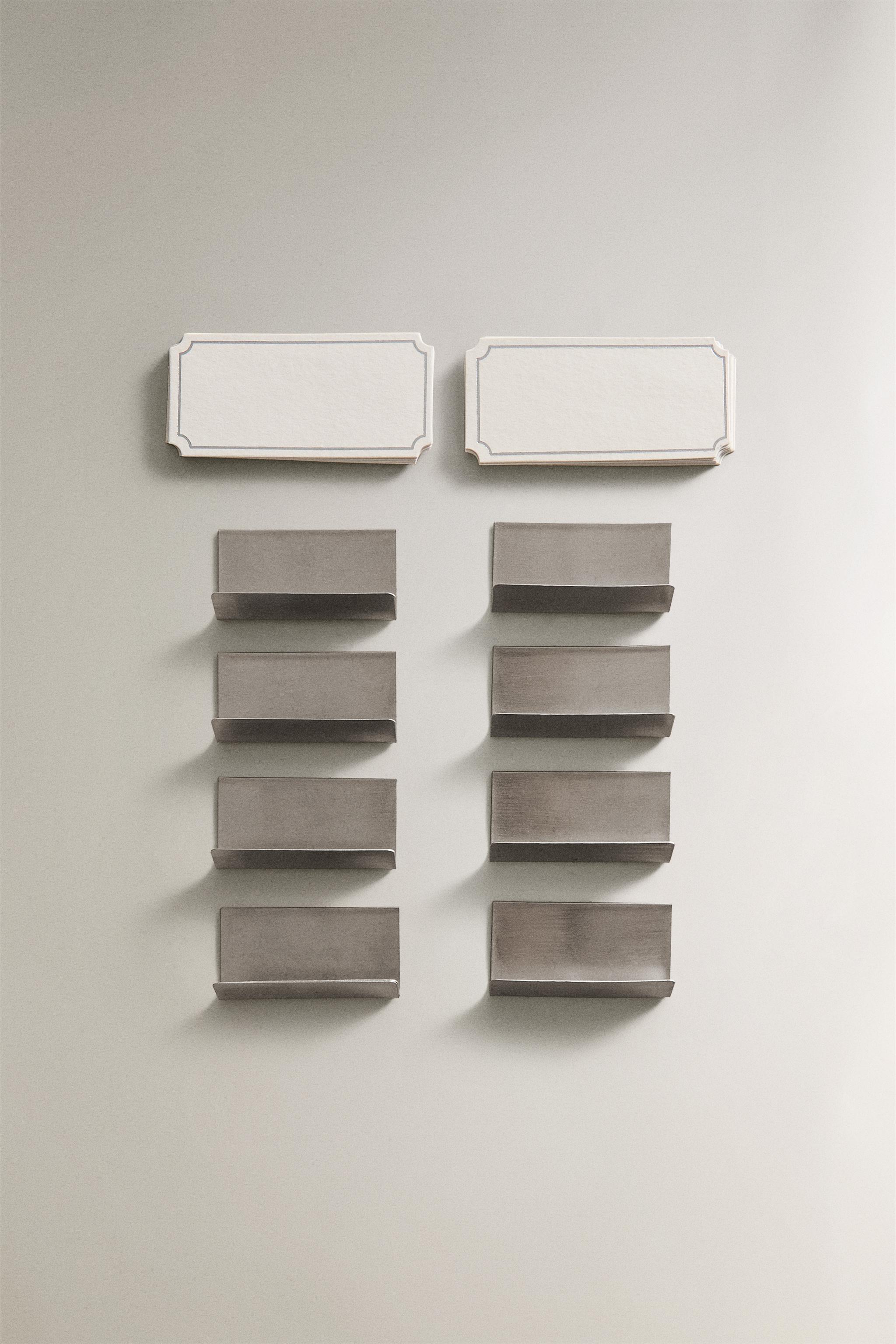 LOT DE MARQUE-PLACES ET CARTES EN MÉTAL